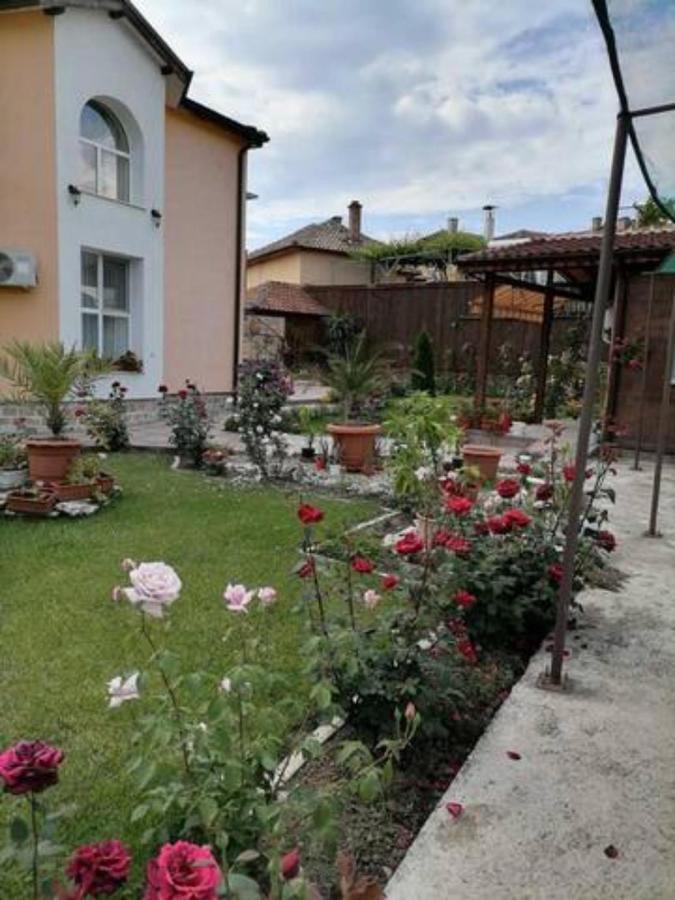 Hotel Lucky 2 Pavel Banya Exterior foto
